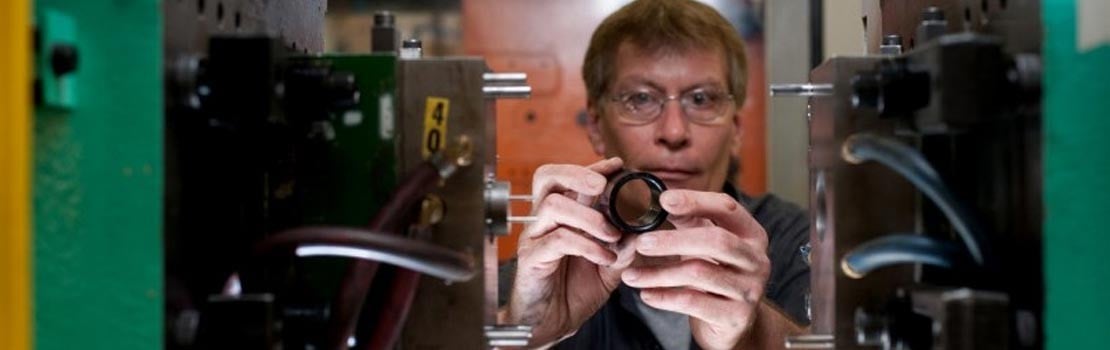 b2ap3_large_Statistical-Process-Control-for-Injection-Molding-Hero The-Rail-Industry-and-Boyd-Solutions